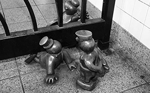 Subway Token Figures : Art : Subway : New York : Tom Otterness : Personal Photo Projects : Photos : Richard Moore : Photographer